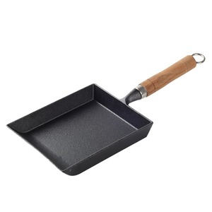 กระทะทรงสี่เหลี่ยมเคลือบสารกันติดพร้อมด้ามจับไม้สำหรับทำแพนเค้กและทามาโกะยากิ ขนาด 20 ซม. - Product Image 5