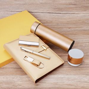 Ensemble Cadeau d'Affaires Promotionnel Personnalisé : Carnet A5 Neuf à Couverture Rigide avec Reliure Cousue, Bouteille Isotherme, Stylo et Clé USB 16 Go - Product Image 2