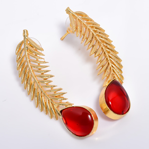 Boucles d'oreilles en laiton plaqué or 14 carats faites à la main pour femmes, bijoux en pierres précieuses en laiton antique, fournisseur de bijoux de qualité à l'exportation - Product Image 2