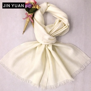 Nhà Sản Xuất Bán Buôn Đặc Biệt Cá Trích Xương <span class=keywords><strong>Mercerized</strong></span> Len Khăn Choàng Mùa Đông Phụ Nữ Tua Dệt Len Khăn Choàng Khăn Choàng - Product Image 4