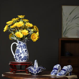 Jarrón azul y blanco con estampado 3D, zapatos de bailarina de cerámica, decoración del hogar, jarrón, cesta de dulces, adornos - Product Image 1