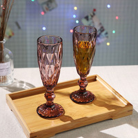 Verres à champagne en verre coloré Verres à cocktail épaissis colorés gobelets de banquet d'hôtel de restaurant européen en relief