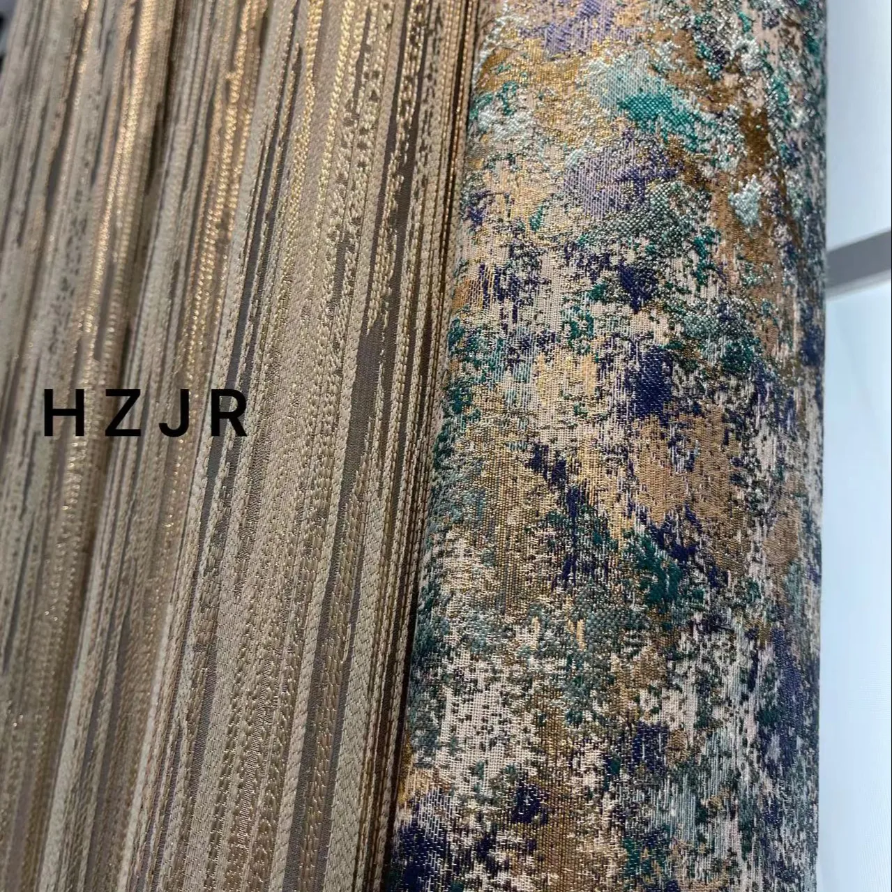 Le nouveau tissu Textile occultant jacquard de haute précision 2022 Vintage rayé en fil d'or pour rideaux et vêtements