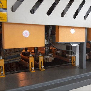 Machine à polir le bois entièrement automatique avec une largeur de travail de 1000 mm et un moteur de 9,5 kW pour la porte et le polissage - Product Image 5