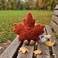 Vente en gros Royaume-Uni : Peluche super douce Feuille d'érable du Canada 20 cm, Série Amuseable, Poupée anti-stress d'automne, Cadeau souvenir et décoration