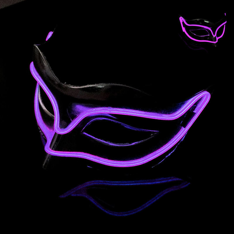 Le masque violet