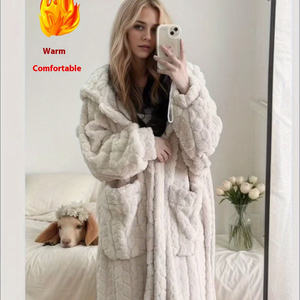 P330 Combinaison à capuche en polaire pelucheuse pour femme, manches longues, chaleur hivernale avec poches, vêtements de détente et vêtements de nuit confortables, robe en polaire douce - Product Image 1