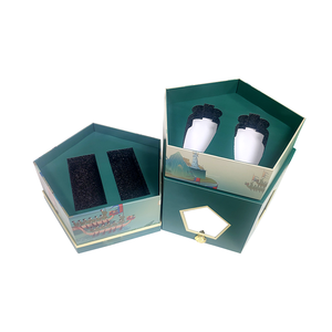 2025 Nueva caja de regalo de vino de tablero gris de doble capa con forma de pentágono con tapa en relieve de lámina dorada y Base hecha de papel - Product Image 3