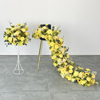 Lot de chemins de table décoratifs en fleurs artificielles de roses jaunes en soie pour centres de table de mariage et arche de toile de fond