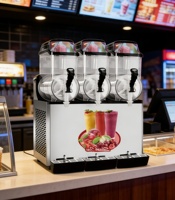 Commerciële slush-machine voor bevroren dranken inclusief 2 liter verwijderbare opvangbak voor snelle en eenvoudige reiniging.