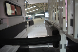 รถพ่วงม้าพรีเมียม 2 ตัว พร้อมที่วางอาน หลังคาผ้าสักหลาด ช่องระบายอากาศแบบป๊อปอัพ เหมาะสำหรับใช้ในชมรมม้าและกีฬาขี่ม้า - Product Image 4