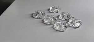 Mugalart Pierre précieuse naturelle de quartz clair sculptée en forme de fleur 18x18mm, sculptée à la main, en vrac, pour la fabrication de bijoux, du Rajasthan - Product Image 2