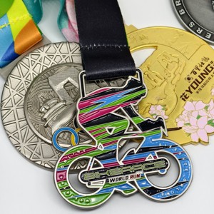 Haute qualité <span class=keywords><strong>pas</strong></span> <span class=keywords><strong>cher</strong></span> Marathon Triathlon vélo VTT course cyclisme finisseur médaille en métal en alliage de Zinc avec ruban - Product Image 1
