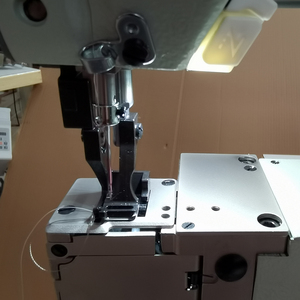 Máquina de coser zigzag de alta velocidad OREN, máquina de coser para dobladillos de trajes de neopreno, máquina de coser de alta velocidad RN-1731D - Product Image 6