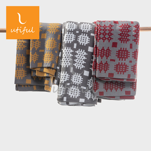 Jaune uni jacquard gallois populaire à 2 côtés avec couverture en tricot <span class=keywords><strong>gris</strong></span> pour Noël <span class=keywords><strong>et</strong></span> les vacances - Product Image 2