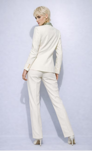 Ensemble de costume élégant ivoire pour femme, blazer cintré à double boutonnage avec revers en satin sauge et pantalon droit assorti - Product Image 5