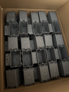 Boîtier de raccordement électrique en PVC non métallique, étanche IP65, homologué ETL, pour une seule prise, avec support en B - Product Image 3