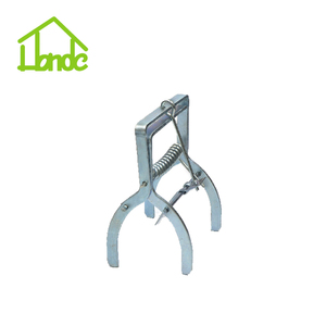 Piège à taupe galvanisé à <span class=keywords><strong>pince</strong></span> avec poignée Piège à taupe réutilisable facile à installer pour pelouse et cour - Product Image 4