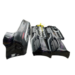 Ensemble de pare-chocs d'occasion pour Mercedes Benz GLS GLE 167 2024, avec calandre de radiateur, feu stop et découpes pour crochet de remorquage - Product Image 4