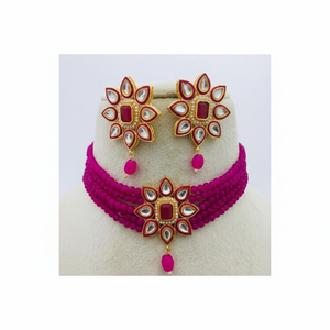 Conjunto de collar de Gargantilla Kundan de perlas con patrón de flores étnicas chapadas en oro de fabricante indio para mujer - Product Image 1