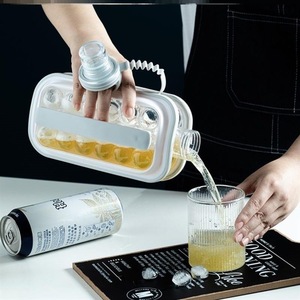 Bouteille à glaçons portable et pliable 2-en-1 en plastique avec couvercle, moule à glaçons en forme de grille pour la maison - Product Image 6