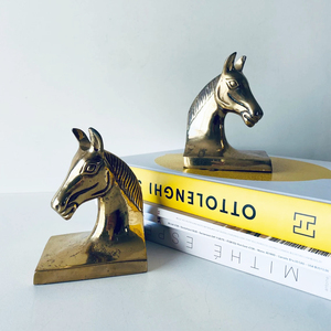 Sujetalibros de caballo de metal de aluminio fundido Metal en escultura de mesa de diseño atractivo acabado antiguo - Product Image 1
