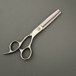 กรรไกรตัดผม ZC ขนาด 6 นิ้ว สแตนเลสสตีล สำหรับคนถนัดขวา ใบมีดมาตรฐาน สำหรับมืออาชีพ - Product Image 1