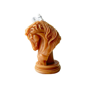 Bougie parfumée en forme de buste de cheval, sculpture artistique faite à la main, figurine pour affichage sur bureau, décoration de maison et de bureau, cadeau artistique pour les fêtes - Product Image 2