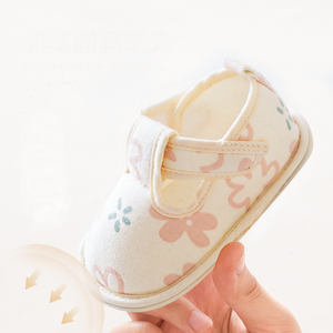 Chaussettes à semelle souple pour bébé 6-12 mois Chaussures à sangle de dessin animé Semelle antidérapante Chaussures pour bébé - Product Image 1