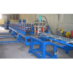 Los fabricantes producen la última maquinaria de formación de pilares máquina de formación de rollos de soporte solar