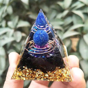 Haute qualité 6cm fil de cuivre bobine luxe cristal gravier pyramide <span class=keywords><strong>Lapis</strong></span> <span class=keywords><strong>Lazuli</strong></span> boule voiture ornements richesse pyramide Chakra énergie - Product Image 3