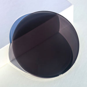 Lentes Fotocromáticas MR-7 1.67, Lentes de Visión Única SHMC con Recubrimiento Fotocromático y Protección Contra Luz Azul - Product Image 3