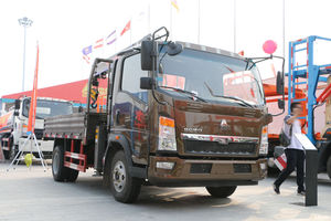 Gru Montata su Camion SINOTRUK HOWO Hanjiang 150HP di Alta Gamma, Versatile e Ingegnosamente Realizzata per Lavori di Ingegneria - Product Image 3