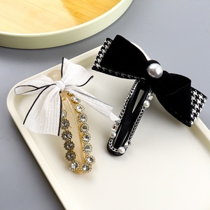 Pinza para el pelo estilo coreano con lazo de perlas de resina, para moños traseros, hecha a mano, elegante y chic, con <span class=keywords><strong>malla</strong></span> de diamantes de imitación, tipo pico de pato - Product Image 1