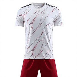 Tenues de football, nouveau design, impression personnalisée, vente en gros, vêtements d'équipe de haute qualité, couleurs personnalisées, logos, 100% polyester, nom d'équipe personnalisé - Product Image 1