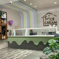 Comptoir de bar à glaces de conception tendance, comptoir de caisse, comptoir de présentation de desserts, gâteaux, pain, aliments, conception sur mesure