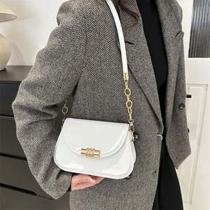 Sacs à bandoulière en cuir PU pour femmes, sacs à main à chaîne, mini sacs à main, sacs de voyage, sacs fourre-tout vintage tendance R2205 - Product Image 3