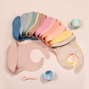 Vente en gros de bavoirs pour bébés en silicone anti-fuite, ODM/OEM, lavables au lave-vaisselle, sans BPA, bavoirs d'alimentation en silicone - Product Image 1