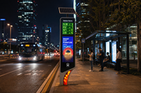 Affichage numérique extérieur commercial pour arrêts de bus, pour l'information sur les transports, la publicité et l'intégration dans la ville intelligente