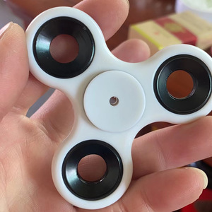 Bán Hot Top kim loại thép không gỉ nhựa cao cấp số lượng lớn tùy chỉnh in logo lốp ngón tay thần tài Nhẫn Spinners đồ chơi với logo - Product Image 4