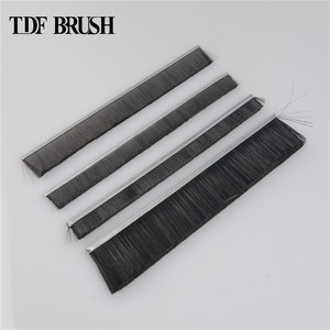 Tdf Hoge Kwaliteit Natuurlijke Vezel Nylon Schuifdeur Draaiende <span class=keywords><strong>Strip</strong></span> Borstel Metalen Achterkant <span class=keywords><strong>Strip</strong></span> Borstel - Product Image 5