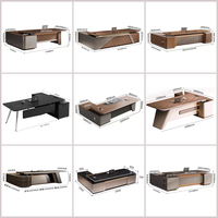 Bureau de direction luxueux et haut de gamme ; chaises de bureau simples et modernes pour un directeur ; grand bureau de direction