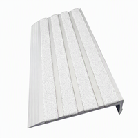 Profilé d'escalier antidérapant jaune de sécurité pour usage intensif, bande de protection métallique abrasive pour marches d'escalier, usage commercial extérieur
