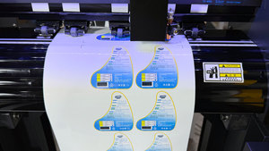 Máy in nhãn cuộn kỹ thuật số PET PP BOPP phủ lớp - Product Image 6