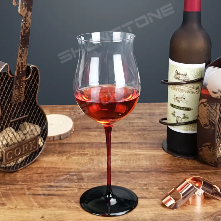 Shunstone卸売カスタム高品質クリアクリスタルワイングラス赤ワインを飲むための赤い茎の黒いベース