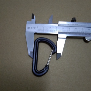 Mosquetón de aluminio ShuoKe negro con tratamiento electrolítico 57x35mm para llavero, uso industrial pesado, con cierre de alambre, precio económico - Product Image 5