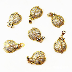 Pendentif Coccinelle en Alliage et Strass, Breloque Insecte Dorée Micro-Incrustée, Accessoire de Bijouterie Quotidienne - Product Image 1