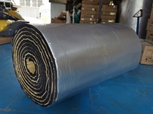 Rouleau d'<span class=keywords><strong>isolation</strong></span> en mousse <span class=keywords><strong>de</strong></span> caoutchouc laminé avec du papier aluminium, tapis d'<span class=keywords><strong>isolation</strong></span> <span class=keywords><strong>phonique</strong></span> et thermique auto-adhésif - Product Image 6