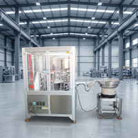 Machine d'assemblage de bouchons pour tubes de comprimés effervescents de suppléments de santé avec couvercle à ressort et bouchon déshydratant en gel de silice