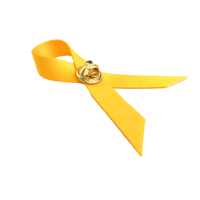 Broche en polyester rose pour la sensibilisation au cancer du sein, motif ruban doré